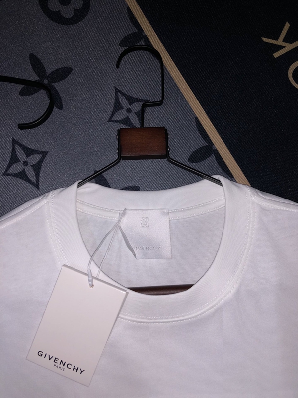 ブランドTシャツ側面デザイン